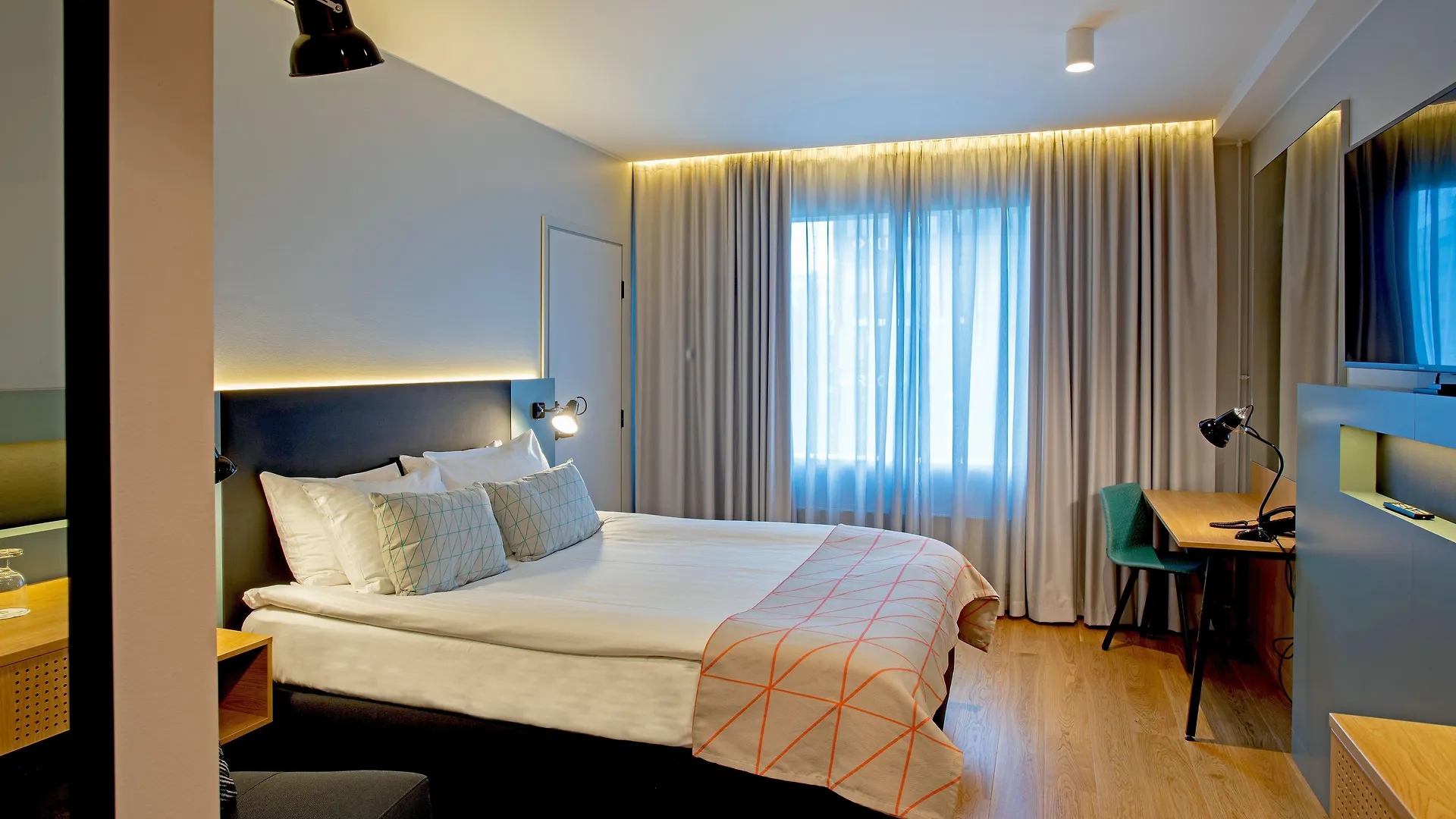 Otel Holiday Inn Helsinki - Expo By Ihg